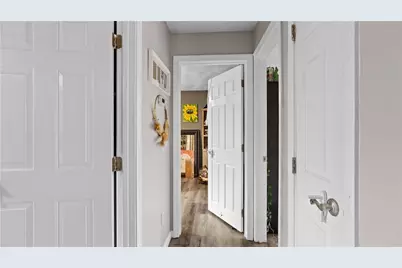 26 Dallas Avenue, Warwick, RI 02889 - Photo 15