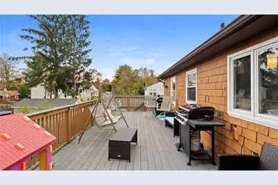 26 Dallas Avenue, Warwick, RI 02889 - Photo 29