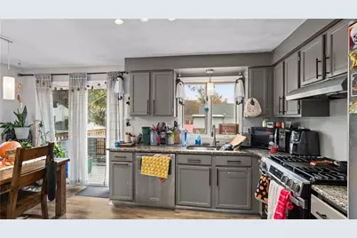 26 Dallas Avenue, Warwick, RI 02889 - Photo 11