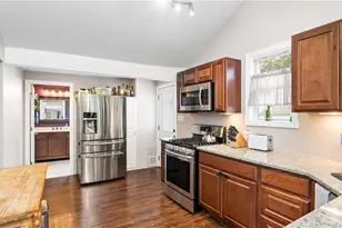 21 Darton St, Coventry, RI 02816 - Photo 9