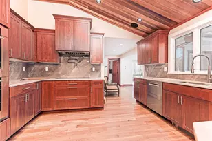 14 Woodlake Dr, Johnston, RI 02919 - Photo 19