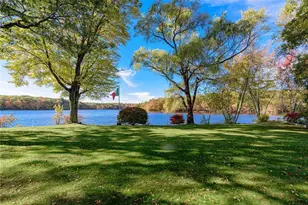 14 Woodlake Dr, Johnston, RI 02919 - Photo 3