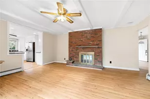 23 Hillview Dr, Westerly, RI 02891 - Photo 9