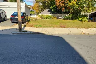 74 Maple St, Woonsocket, RI 02895 - Photo 5