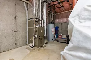 121 Ashbrook Dr, Cranston, RI 02921 - Photo 37