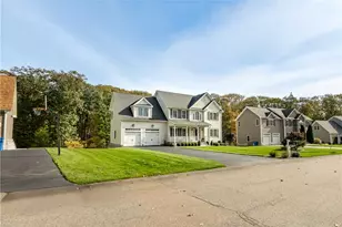 121 Ashbrook Dr, Cranston, RI 02921 - Photo 3