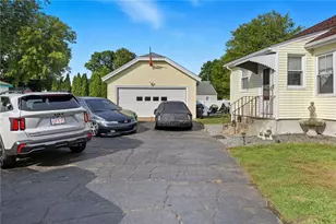 26 Blackburn St, Pawtucket, RI 02861 - Photo 3