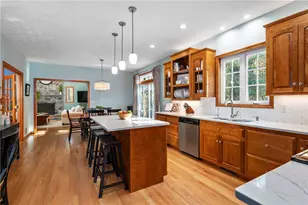 15 Leonard Dr, North Smithfield, RI 02896 - Photo 3