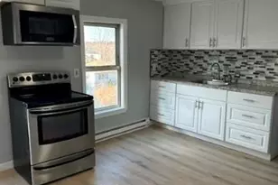 25 School St, West Warwick, RI 02893 - Photo 11