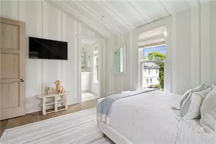 81 Roseneath Ave, Newport, RI 02840 - Photo 25