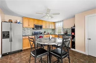 7 Snell Ct, West Warwick, RI 02893 - Photo 9