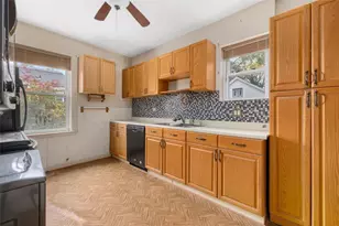 184 Pleasant St, Providence, RI 02906 - Photo 11