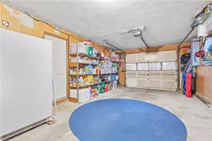 25 Loomis St, Cranston, RI 02920 - Photo 25