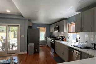 33 Young St, Newport, RI 02840 - Photo 11