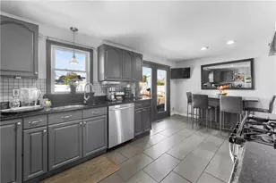 36 Woodbine St, East Providence, RI 02915 - Photo 19