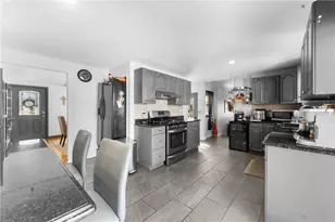 36 Woodbine St, East Providence, RI 02915 - Photo 15