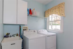 11 Raven Cir, Cranston, RI 02921 - Photo 17