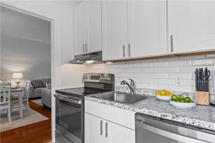 434 Bellevue Ave, Newport, RI 02840 - Photo 15