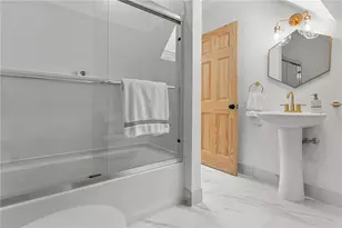 825 Hope St, Bristol, RI 02809 - Photo 11