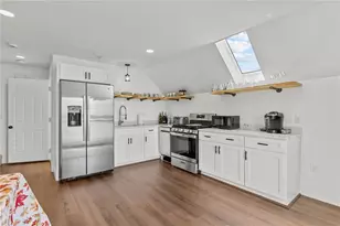 825 Hope St, Bristol, RI 02809 - Photo 3