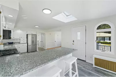 136 Frankfort Street, Cranston, RI 02910 - Photo 9