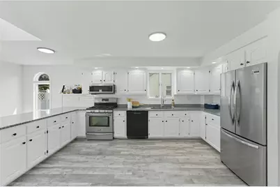 136 Frankfort Street, Cranston, RI 02910 - Photo 7