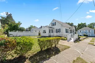 136 Frankfort St, Cranston, RI 02910 - Photo 23
