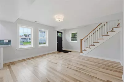 33 Jefferson Avenue, East Providence, RI 02915 - Photo 5