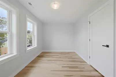 33 Jefferson Avenue, East Providence, RI 02915 - Photo 27