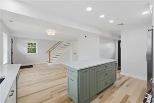 33 Jefferson Ave, East Providence, RI 02915 - Photo 15