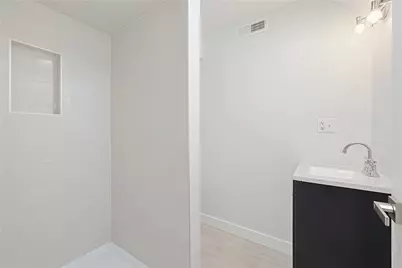 33 Jefferson Avenue, East Providence, RI 02915 - Photo 17
