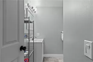 66 Girard Ave, Newport, RI 02840 - Photo 19