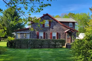 154 Essex Rd, North Kingstown, RI 02852 - Photo 1