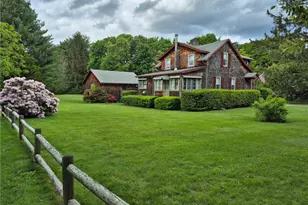 154 Essex Rd, North Kingstown, RI 02852 - Photo 3