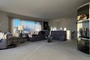 17 Chartier Cir, Newport, RI 02840 - Photo 5