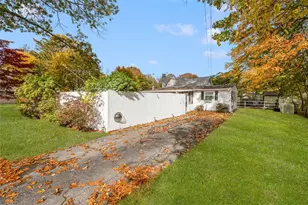 375 Namquid Dr, Warwick, RI 02886 - Photo 27