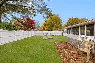 375 Namquid Dr, Warwick, RI 02886 - Photo 23