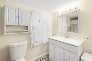 375 Namquid Dr, Warwick, RI 02886 - Photo 7