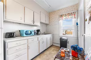 2 Chilton St, Bristol, RI 02809 - Photo 15