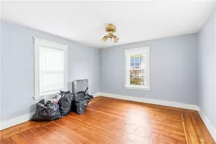 303 Narragansett St, Cranston, RI 02905 - Photo 9