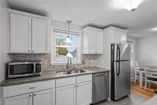 16 Flynn Ave, Cranston, RI 02920 - Photo 9