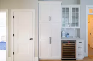 01 Paula Ln, Cranston, RI 02921 - Photo 9