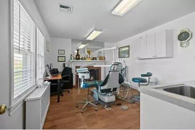 74 Valley Road, Middletown, RI 02842 - Photo 17