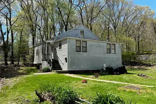 8 Buona Vista Ave, Johnston, RI 02919 - Photo 5