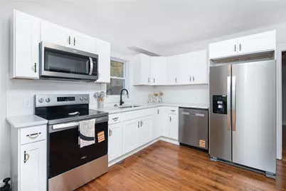 51 Salisbury Avenue, North Kingstown, RI 02852 - Photo 7