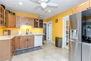 149 Oakdale Ave, Pawtucket, RI 02860 - Photo 9