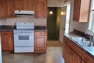 37 Columbia St, South Kingstown, RI 02879 - Photo 7