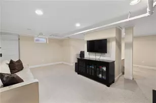 142 Ridge St, Pawtucket, RI 02860 - Photo 41