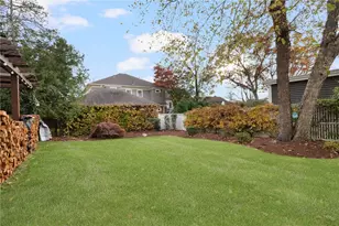 142 Ridge St, Pawtucket, RI 02860 - Photo 37