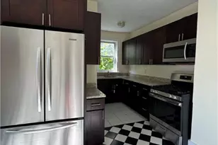 58 Roanoke St, Providence, RI 02908 - Photo 3